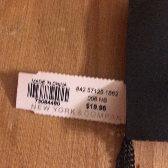 NWT black necklace with yellow stone - Picture 4 of 5